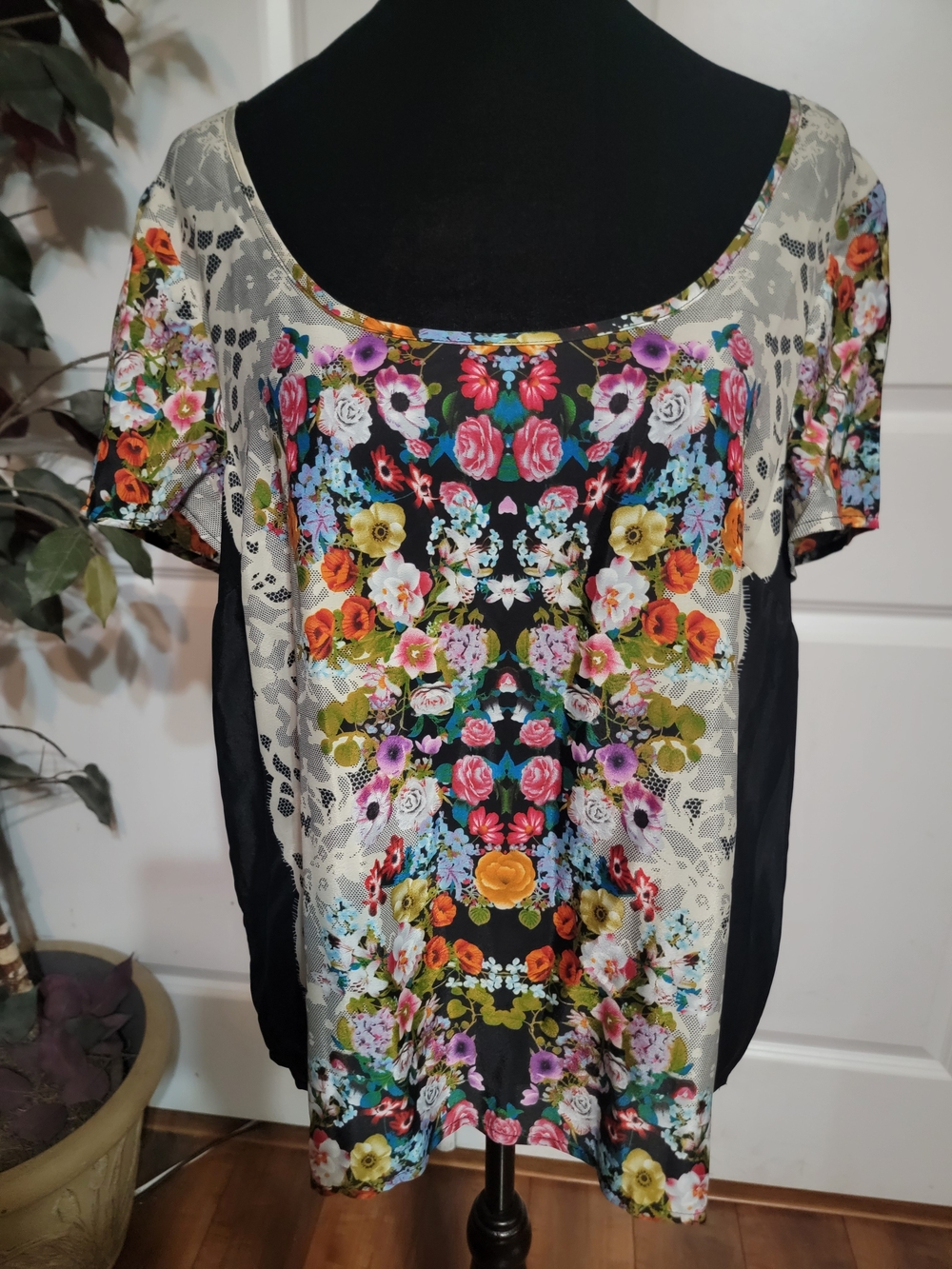 Metaphor Black Floral Lace-Panel Tunic with Multicolor Flowers